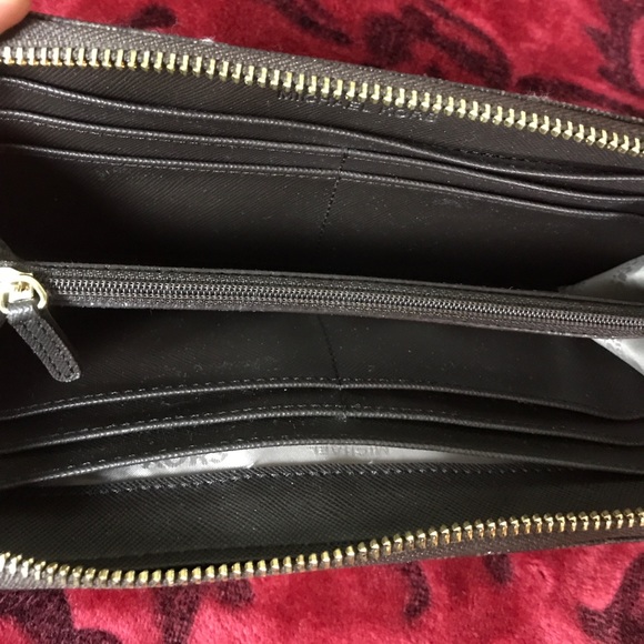 Michael Kors Wallet - Picture 2 of 4